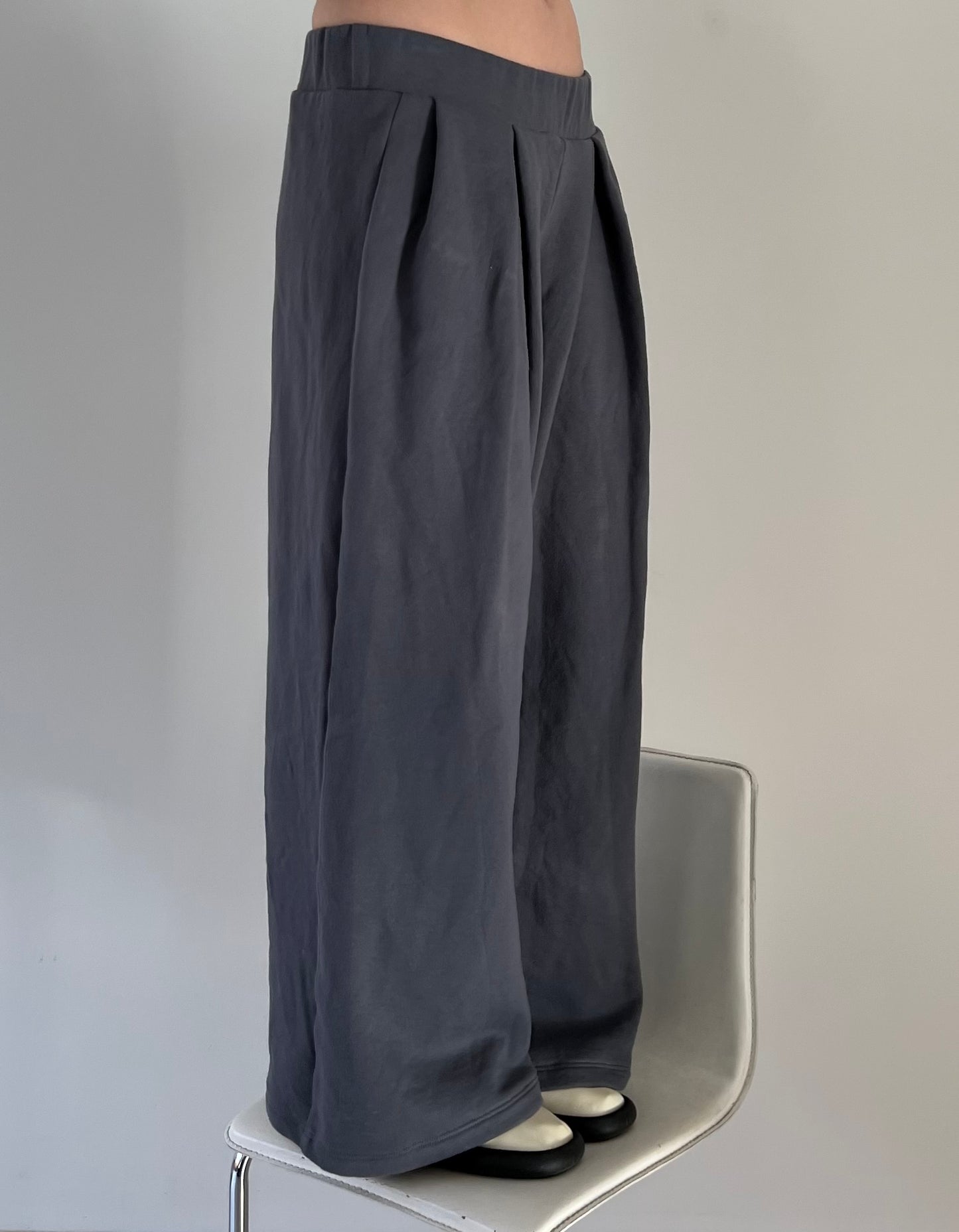 Ash Jogger in Charcoal